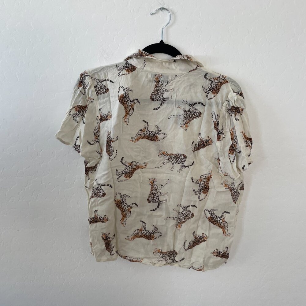 ⭐️ UO Printed Button Down Shirt Leopard Cheetah C… - image 3